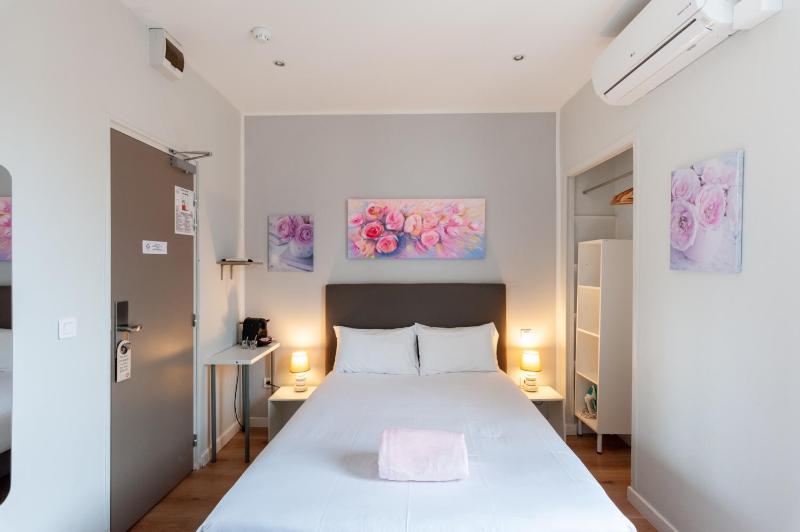 Standard Double Room image 1