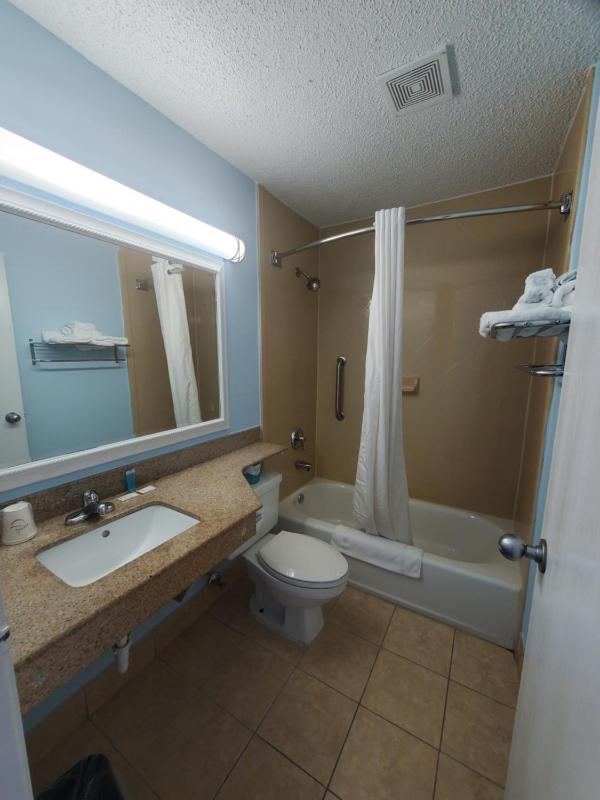 King Room image 2