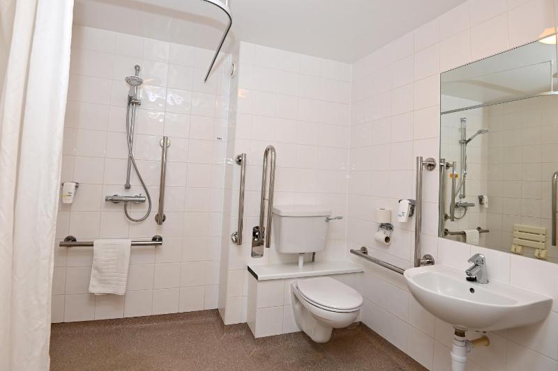 Twin Room - Disability Access image 3