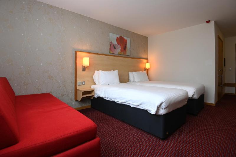 Twin Room - Disability Access image 4