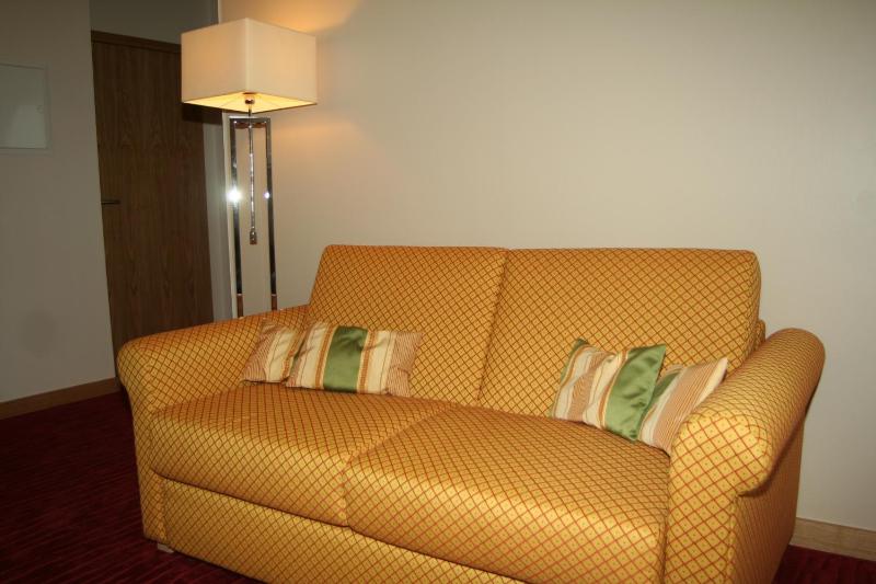 Superior Family Room image 3
