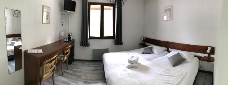 Double Room with Private Bathroom image 3