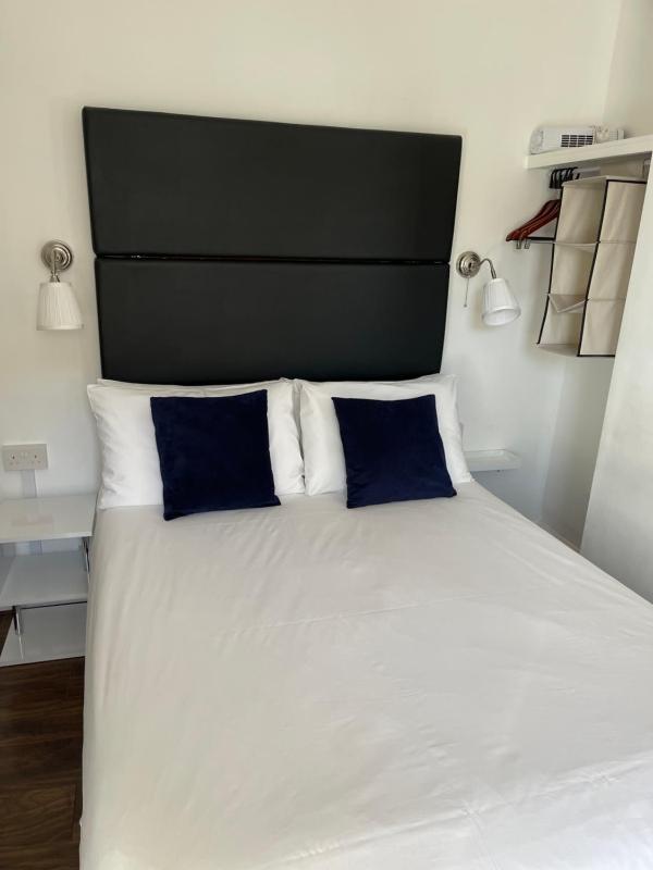 Standard Double Room image 4