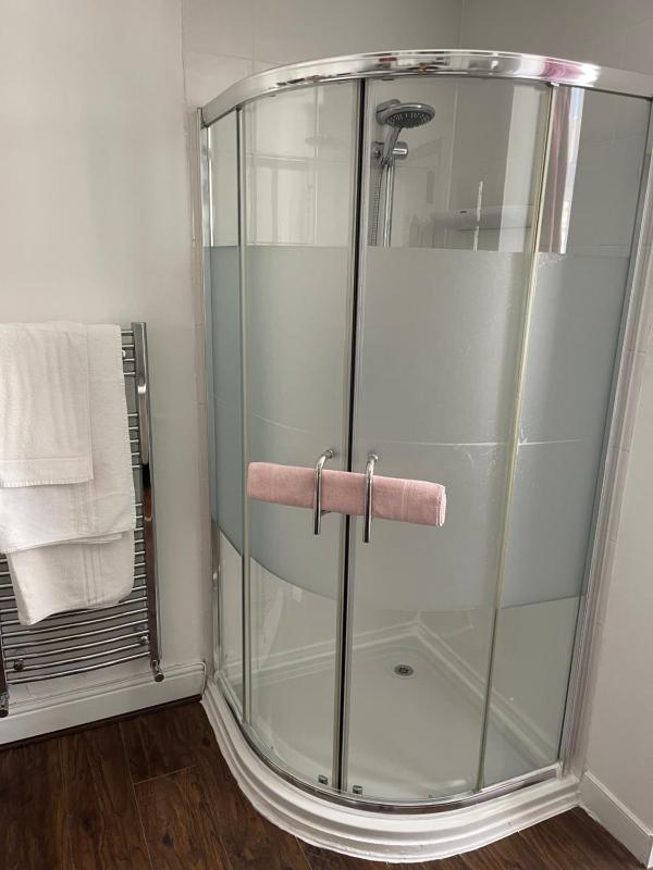 Superior Double Room with Bath and Shower image 3