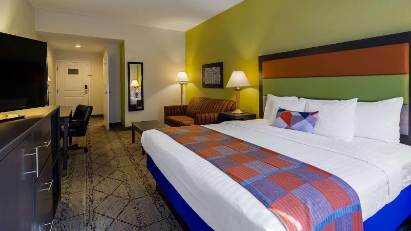 King Room image 3