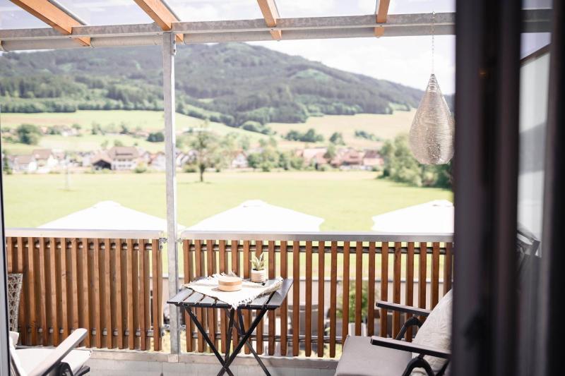 Double Room with Balcony image 2