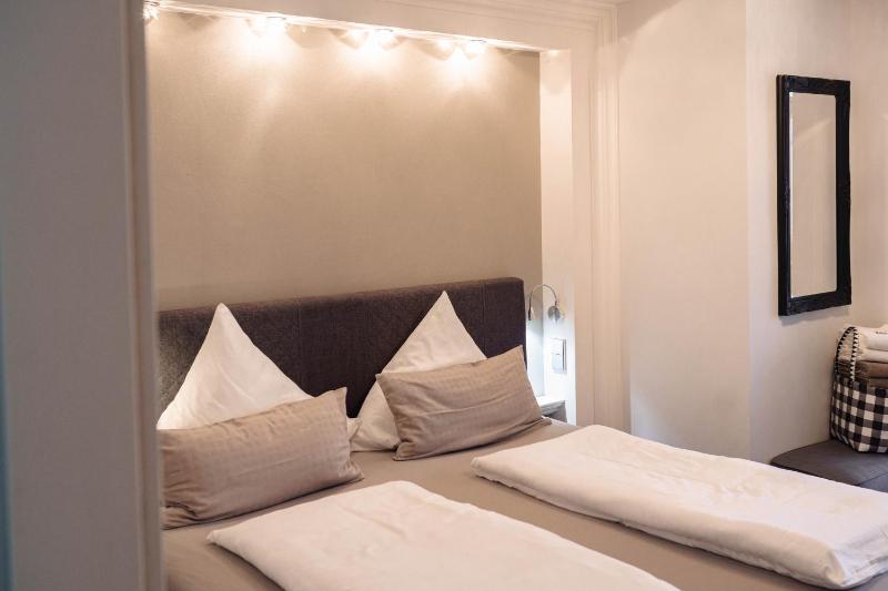 Double Room with Balcony image 1