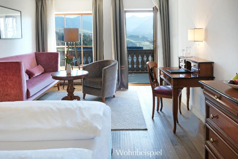 Deluxe Double Room with Balcony image 4