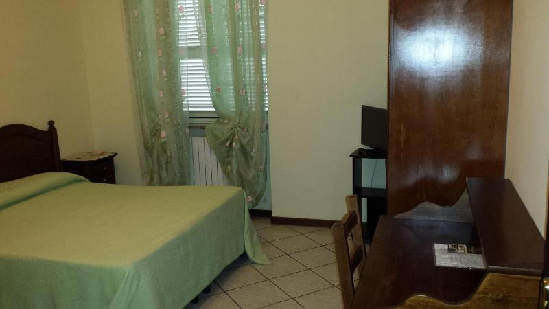 Comfort Triple Room with Shower image 4