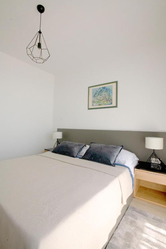 Island View Luxury Apartments - image 6