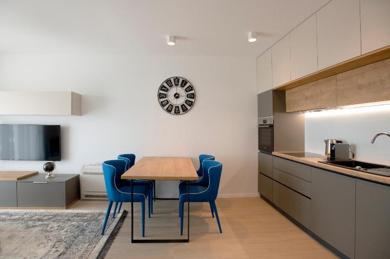 Island View Luxury Apartments - image 15