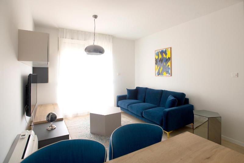 Island View Luxury Apartments - image 5