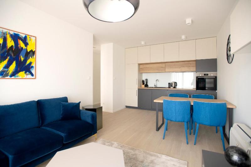 Island View Luxury Apartments - image 13
