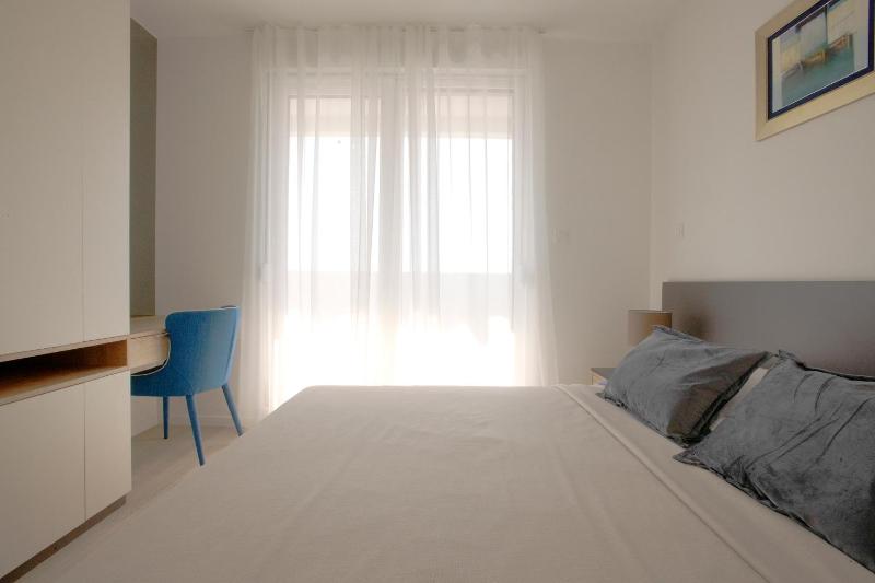 Island View Luxury Apartments - image 35