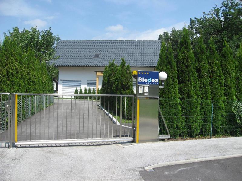 Apartment with Garden View image 3