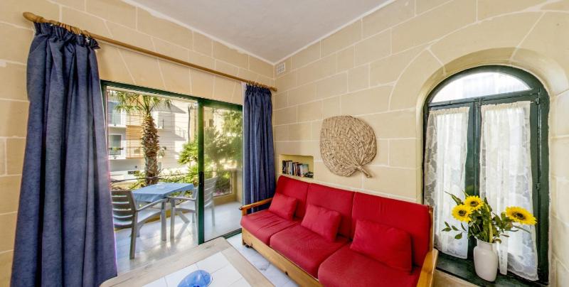 One-Bedroom Apartment image 2