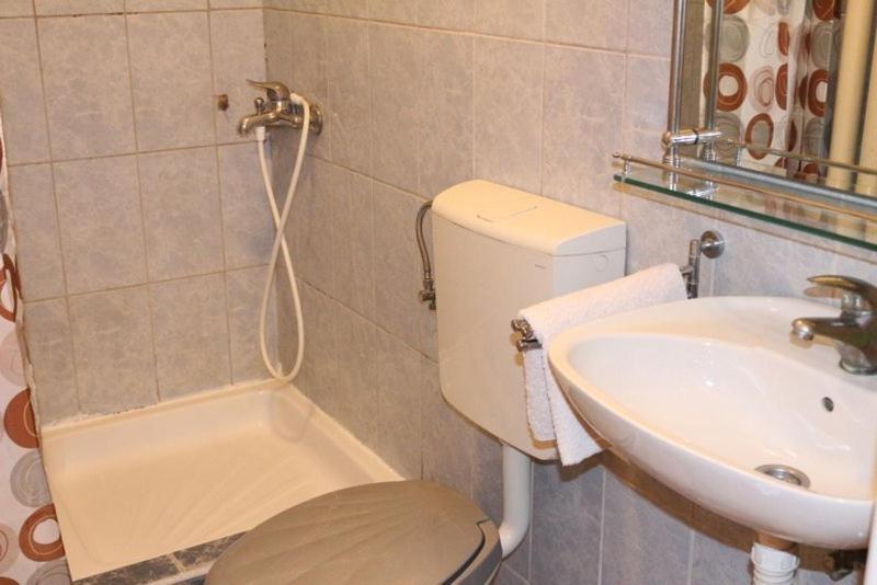 One-Bedroom Apartment with Balcony image 1