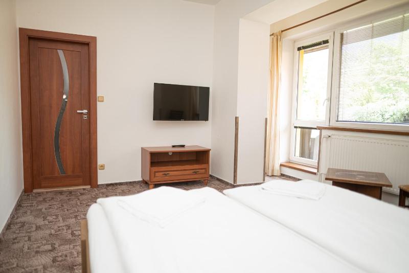 Quadruple Room image 2