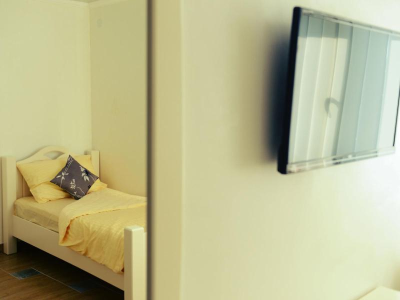 Standard Triple Room image 2