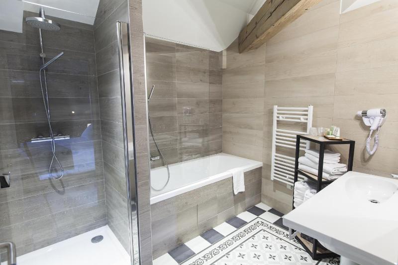 Superior Double Room image 3
