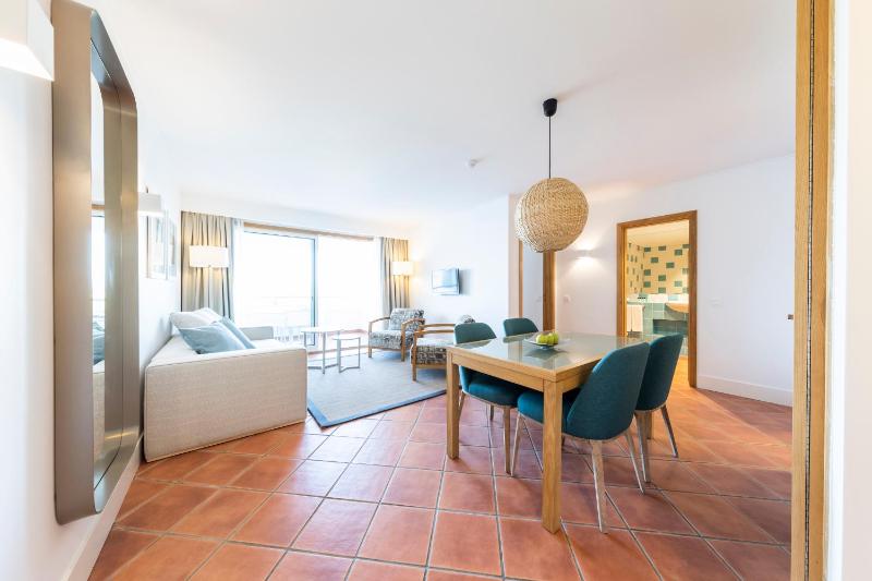 The Patio Suite Hotel - image 14