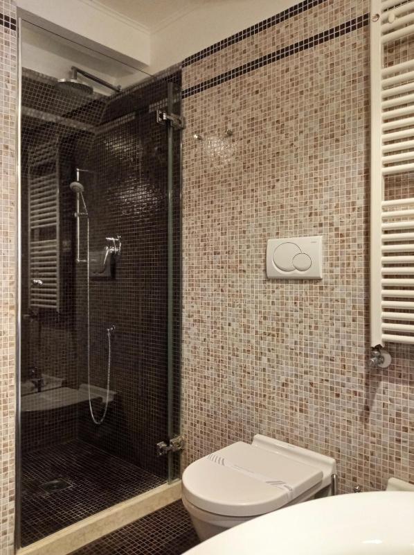 Two-Bedroom Apartment - Split Level image 1