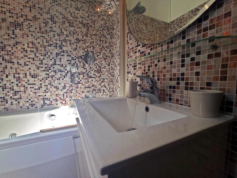 Studio Apartment image 1