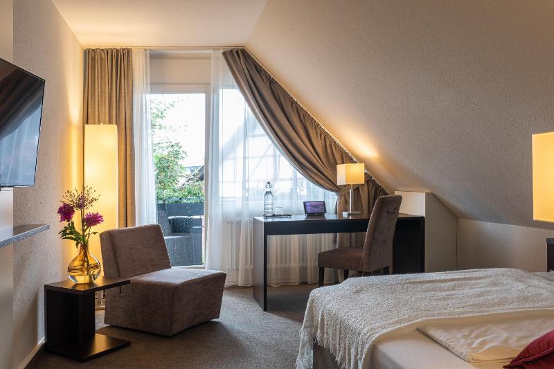 Single Room with Balcony image 1
