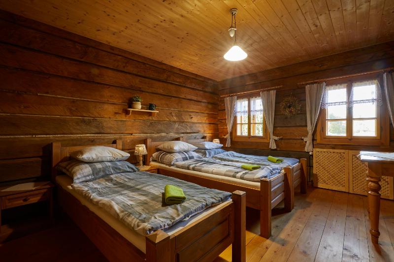 Standard Triple Room image 4