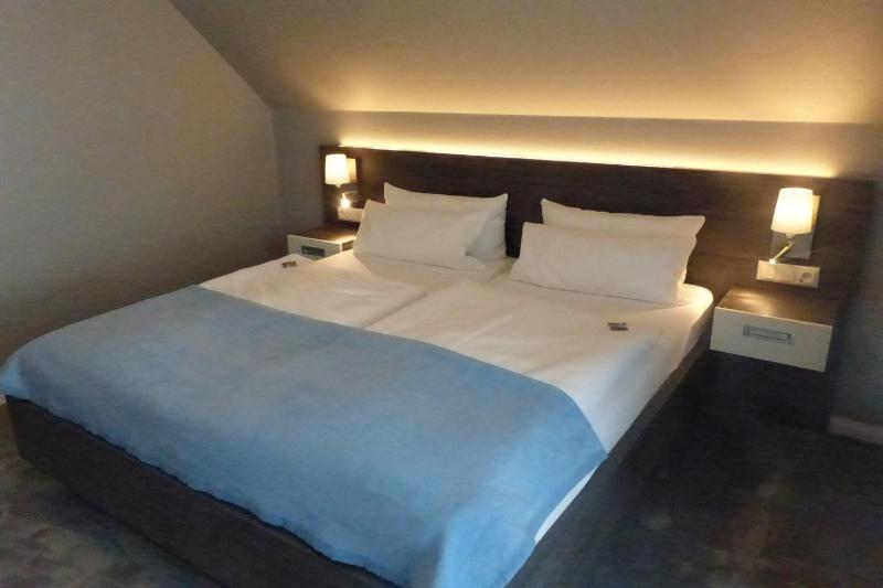 Double Room with Balcony and Sea View image 1