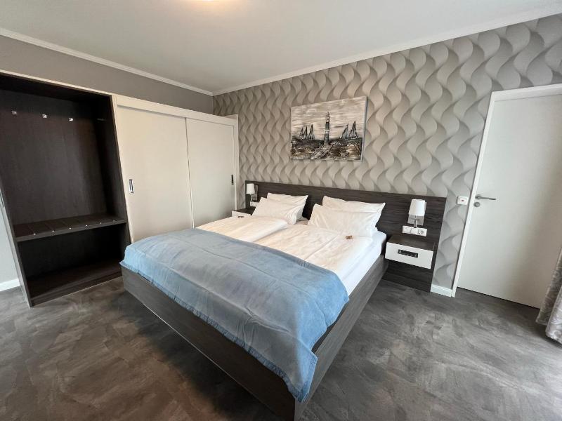 Double Room image 2