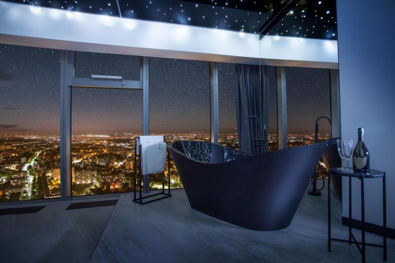 Sky Tower Apartamenty - In The Sky Apartments - image 14