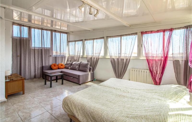 Amazing Home In Orihuela Costa - image 10