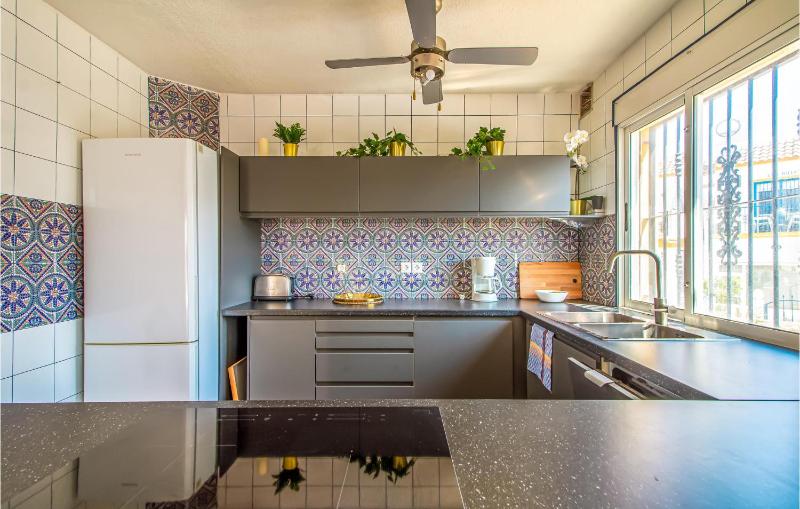 Amazing Home In Orihuela Costa - image 16