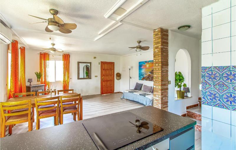Amazing Home In Orihuela Costa - image 15