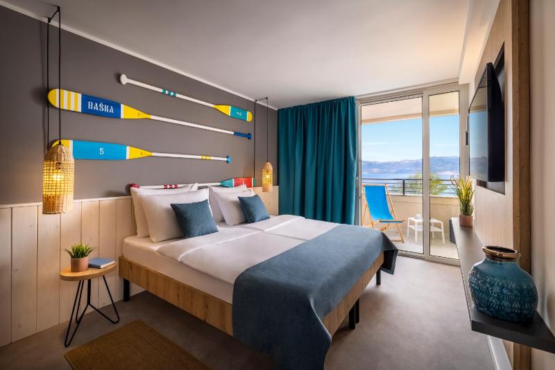 Room for 2+2 Seaview image 3