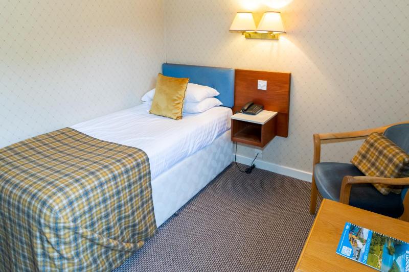 Classic Single Room image 4