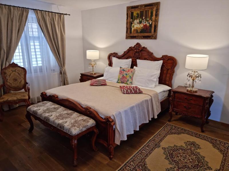 Double Room with Spa Bath image 1