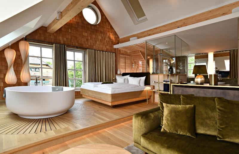 Suite with Sauna image 4