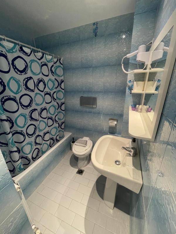 Twin Room with Sea View image 2