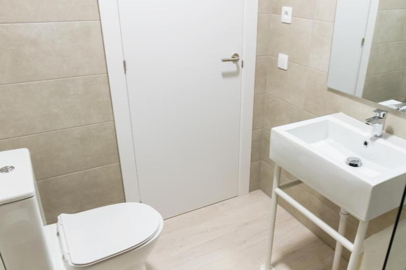 Single Room image 4