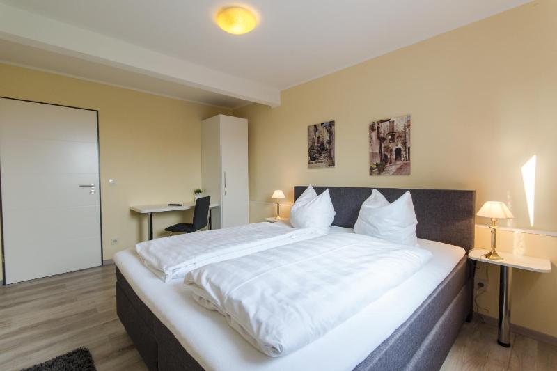 Double Room with Private Bathroom image 3