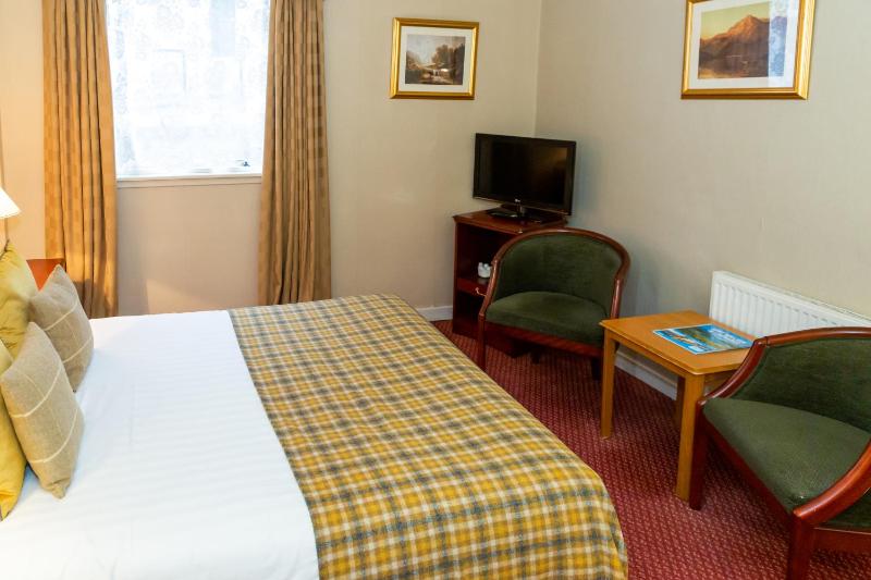 Classic Double Room image 3
