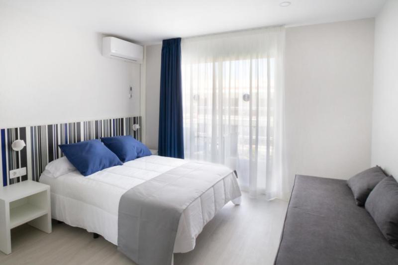 Standard Double or Twin Room image 4