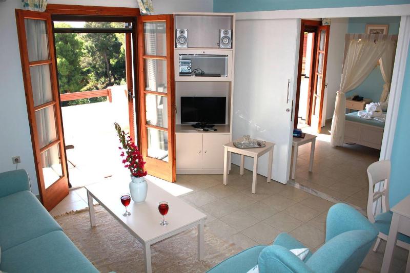 Superior Suite with Sea View image 3