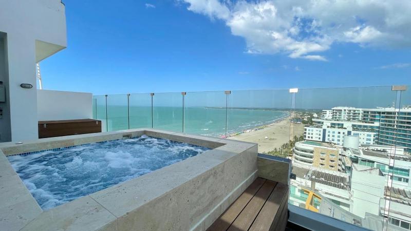 Family Cartagena Jacuzzi AC 10PAX WiFi 3BR next hotel Americasco - image 16