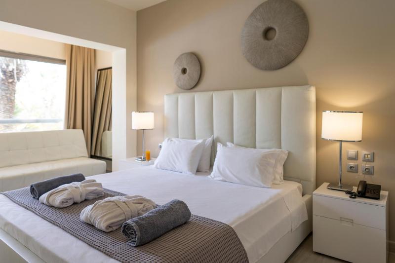 Double Room with Garden View image 2