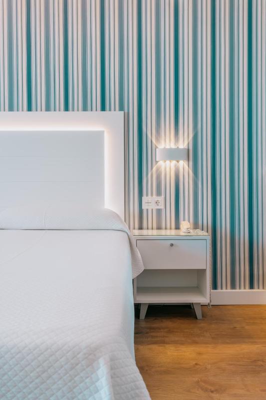 Double or Twin Room image 4