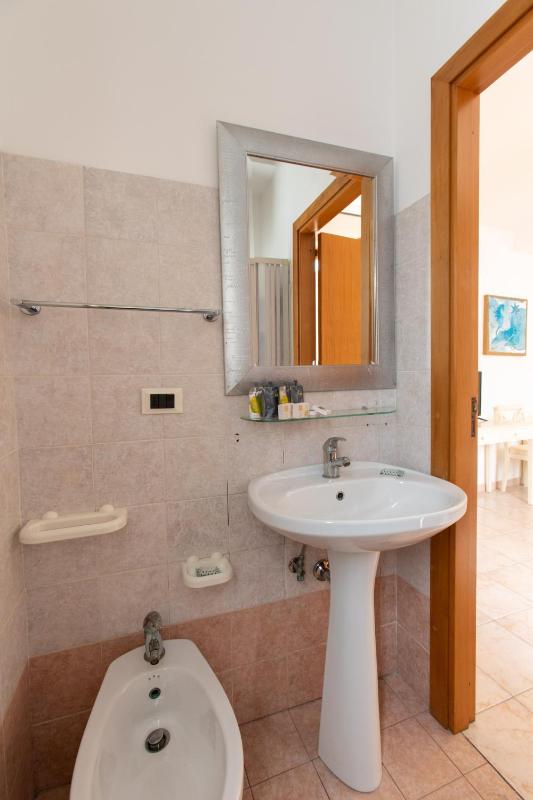 Quadruple Room image 1