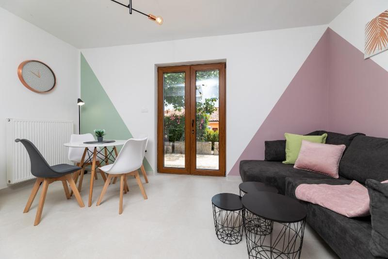 Apartments Vjeko - image 15